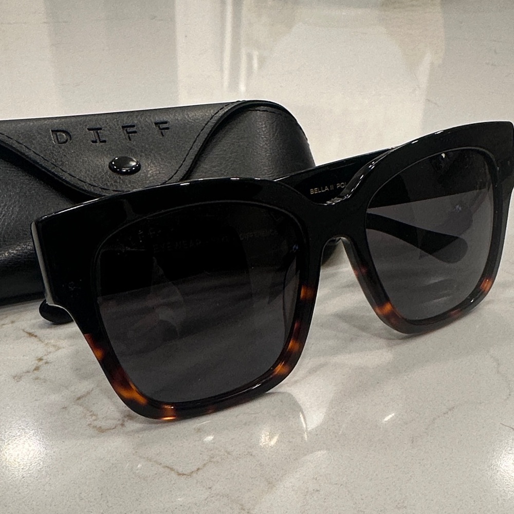 Diff Eyewear Black and Tortoiseshell Sunglasses - image 4